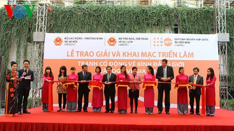 Trao giải và khai mạc triển lãm tranh hý họa về bình đẳng giới - ảnh 1